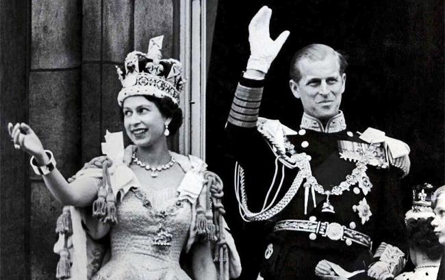 Reina Isabel II Principe consorte Publimark