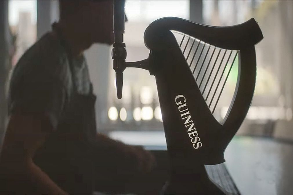 Guinness prepara el ánimo para celebrar San Patricio