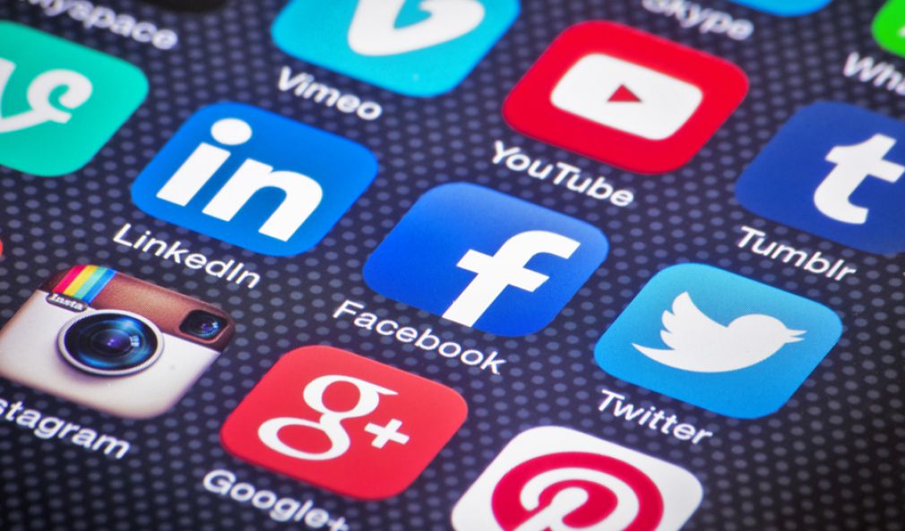 M&aacute;s del 70% se informa por redes sociales