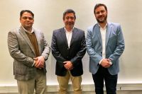 Andr&eacute;s Cannistra, vicepresidente; Luis Acevedo, presidente, y Juan Manuel Alonso, tesorero
