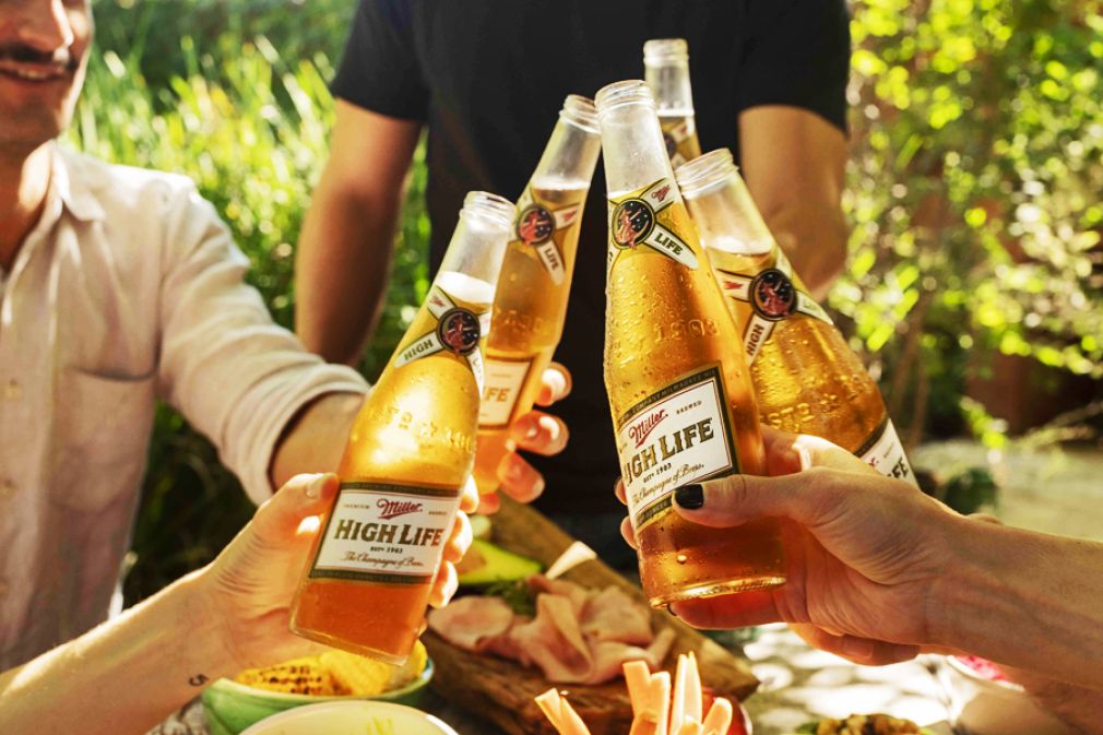 Llega a Chile la m&iacute;tica cerveza Miller High Life