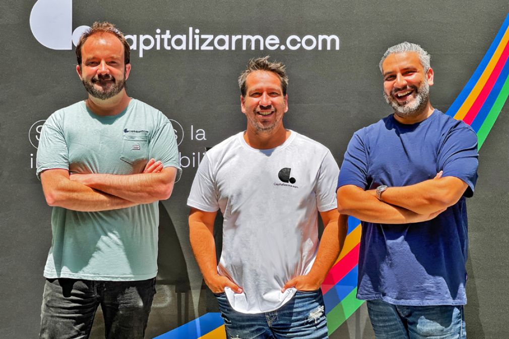 Paolo Colonnello y Gabriel Cid, CTO y director y CEO y fundador, respectivamente, de Capitalizarme.com y Luis Fuentes, CTO y cofundador de GoPlaceIt.