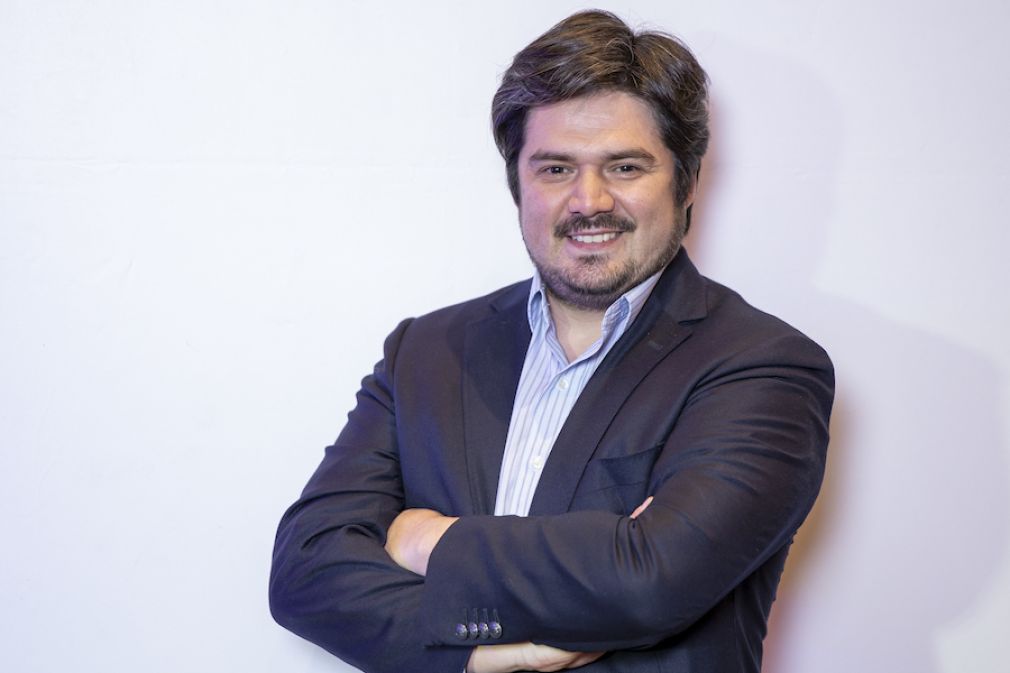 Julio Far&iacute;as: Regulaci&oacute;n de la inteligencia artificial en Chile