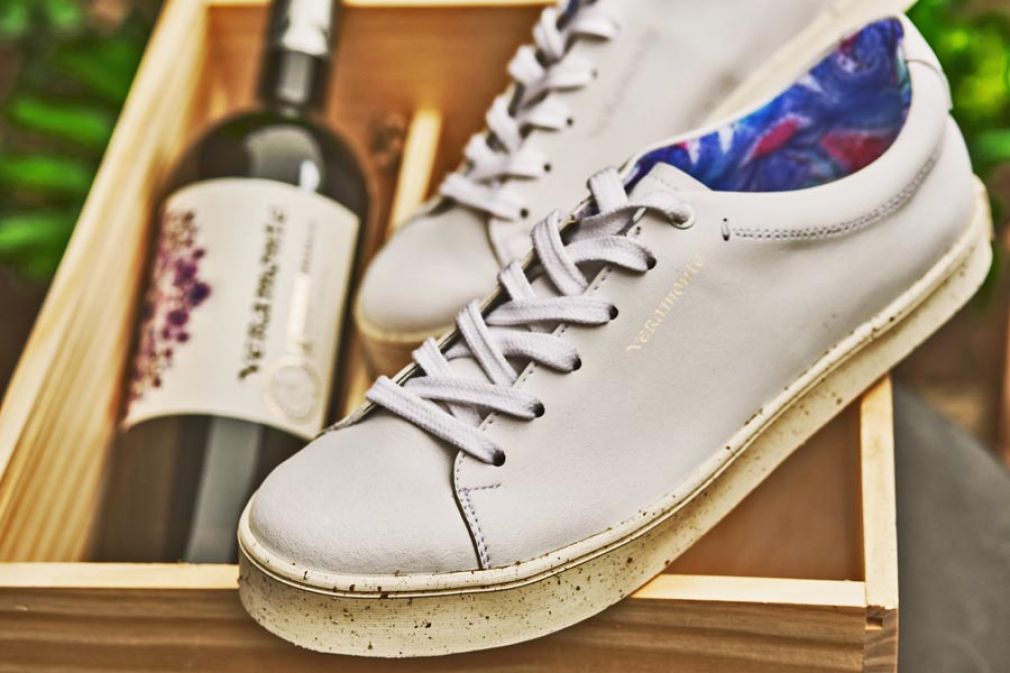 La zapatilla que surgi&oacute; de la producci&oacute;n de vinos