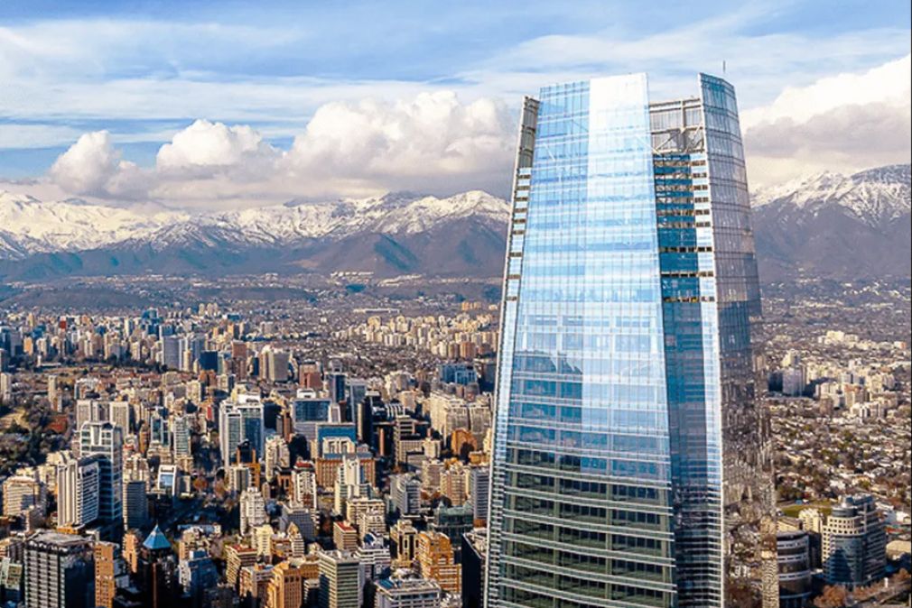 Demanda por oficinas premium impulsa arriendos sobre el valor promedio