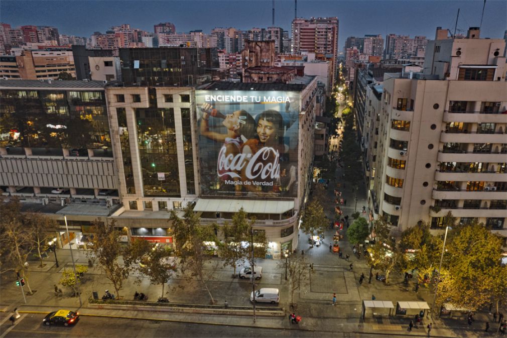 Novedosa y efectiva campaña de exterior de Coca-Cola