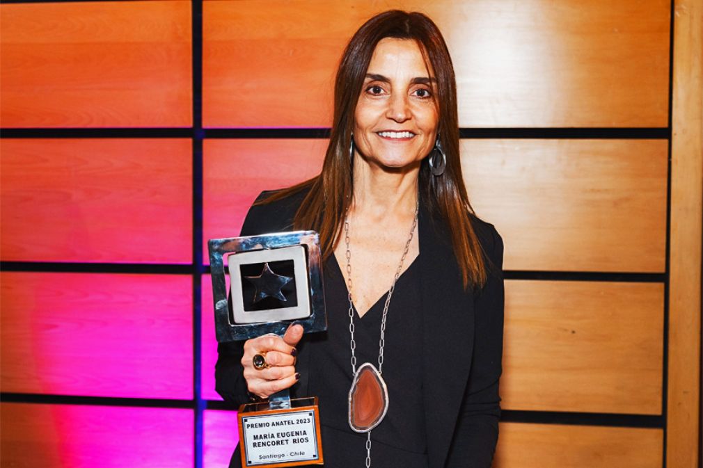 María Eugenia Rencoret recibe el Premio Anatel 2023