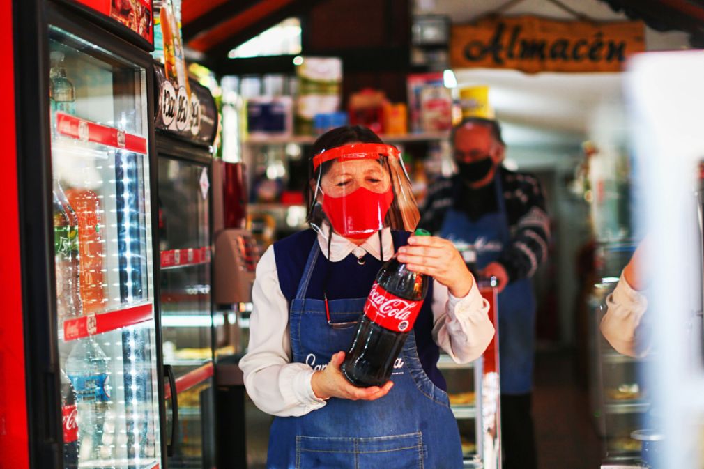 La campaña de Coca-Cola para apoyar al almacén de barrio