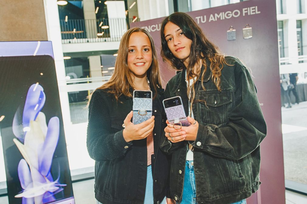 Teresita S&iacute;vori y Eliza Urbina