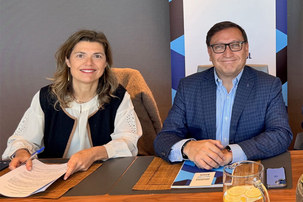 Rosa Madera (AEEO) y Hernán Triviño (CONAR)