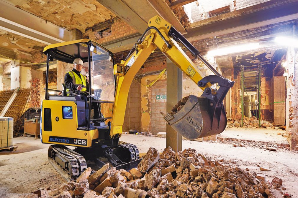 Mini excavadora JCB completamente el&eacute;ctrica