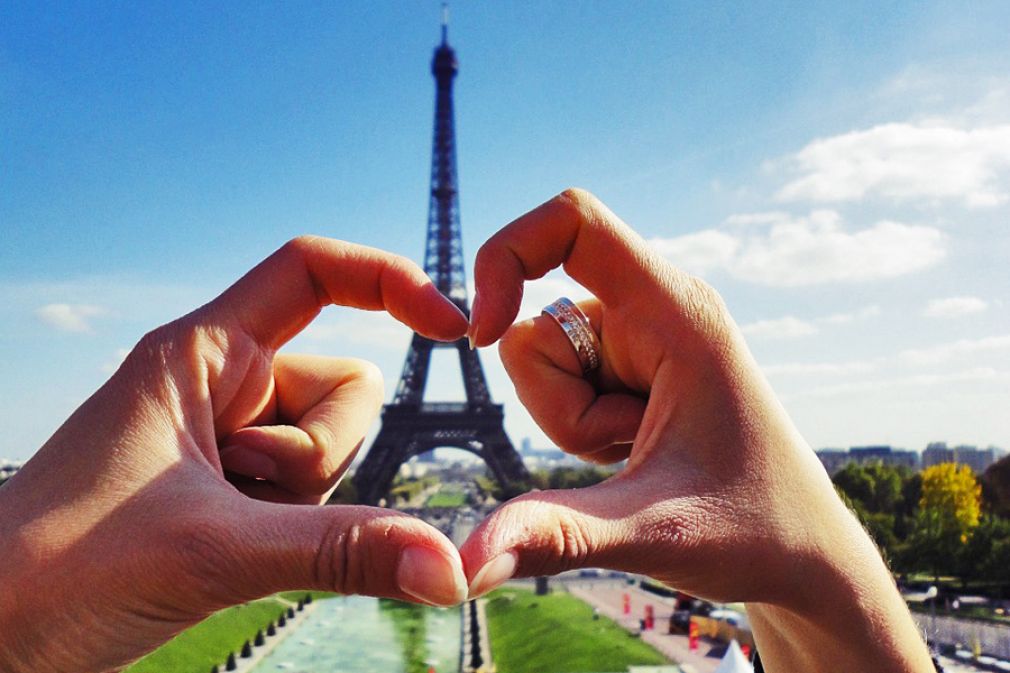 Chilenos se animan a aprender el &lsquo;Idioma del Amor&rsquo;